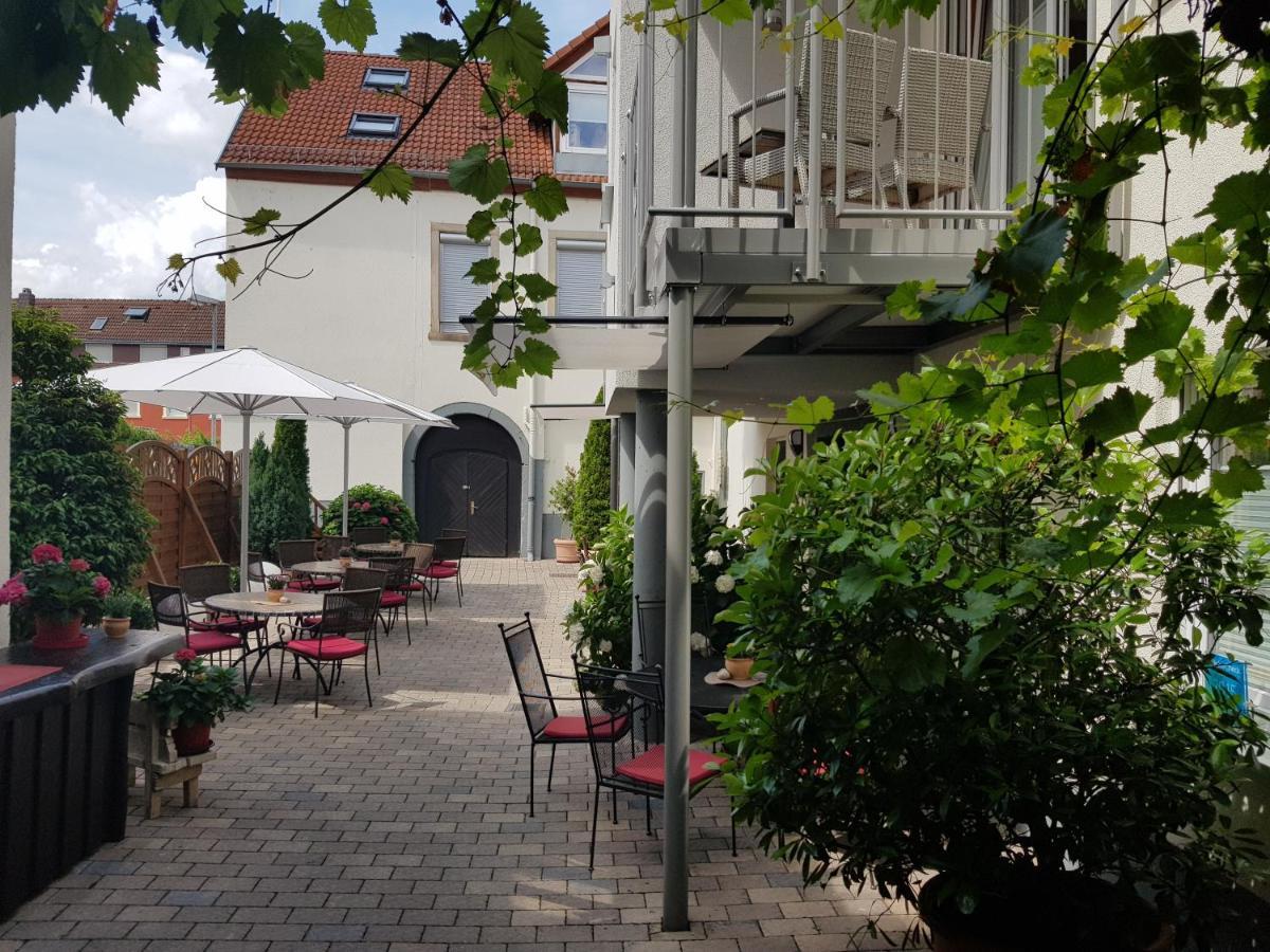 Hotel-Restaurant Pfaelzer Hof Еденкобен Екстер'єр фото