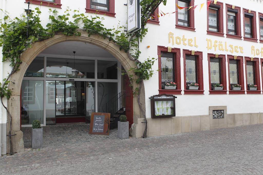 Hotel-Restaurant Pfaelzer Hof Еденкобен Екстер'єр фото