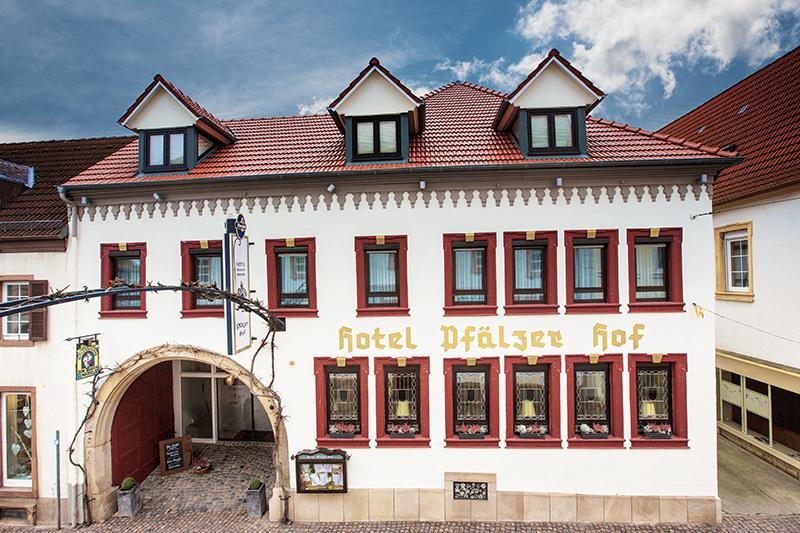 Hotel-Restaurant Pfaelzer Hof Еденкобен Екстер'єр фото