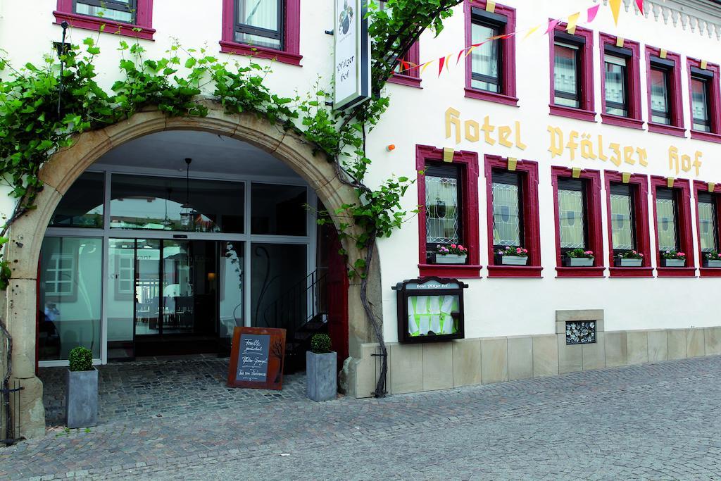 Hotel-Restaurant Pfaelzer Hof Еденкобен Екстер'єр фото